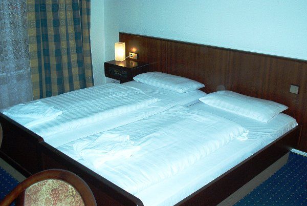 Hotel City Star Frankfurt am Main Rum bild